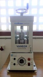 Manual press (Vaneox Pressing Technology, Fluxana)