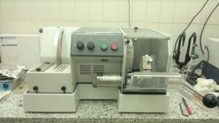 Diamond wheel grinder (Struers TS, Discoplan)