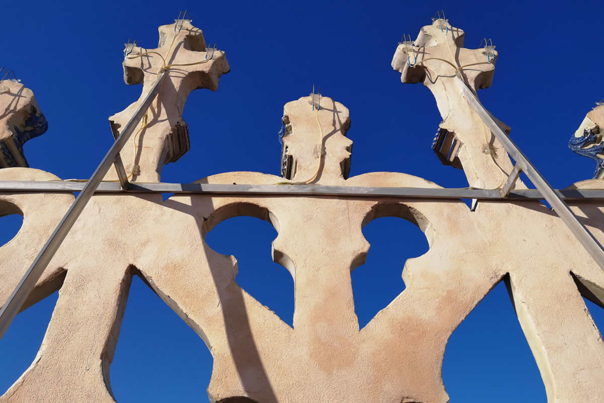 Fragilidad
La rehabilitación del monasterio de San Jerónimo  (Sevilla) ofrece imágenes como esta, que son un trasunto de la fragilidad y,  también, de la fortaleza del patrimonio.