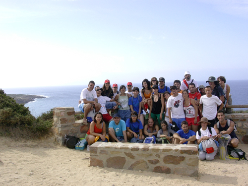 Foto de grupo con los participantes y monitores